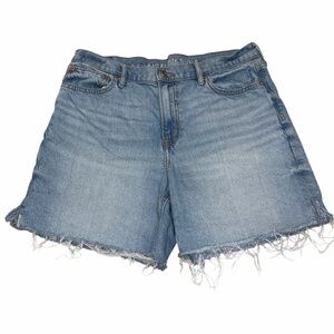 AEO Strigid 6” High Waisted Relaxed Denim Cutoff Jean Shorts size 8